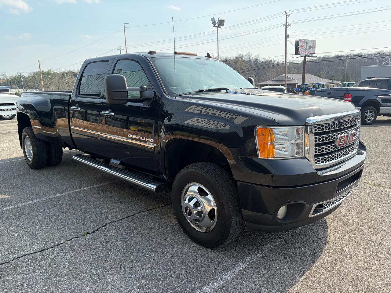 GMC Sierra 3500HD Denali Crew Cab SRW 4WD 2013