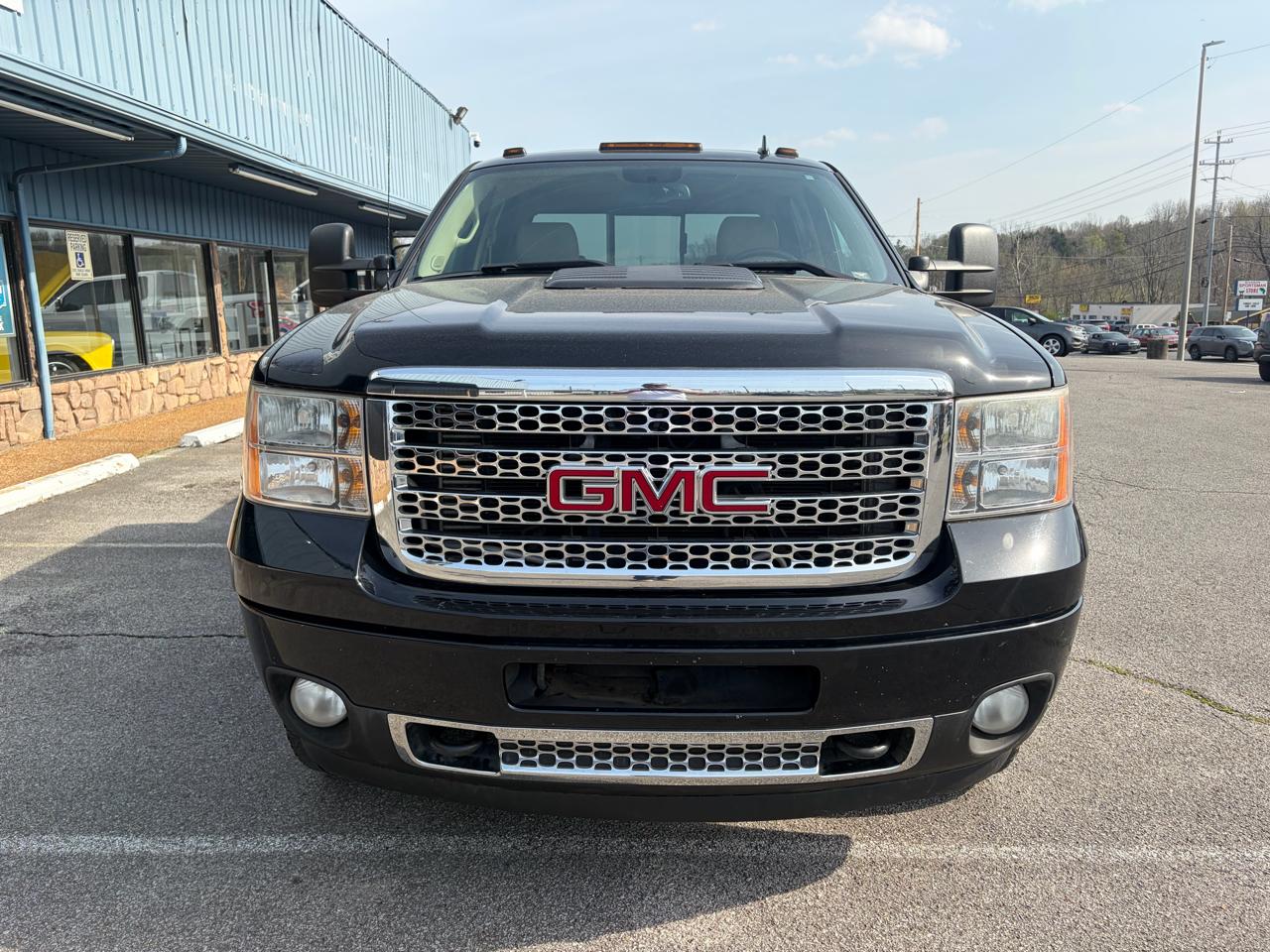 GMC Sierra 3500HD Denali Crew Cab SRW 4WD 2013