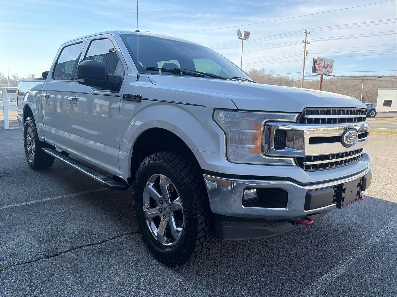 Ford F-150 4WD SuperCrew 139" XLT 2018
