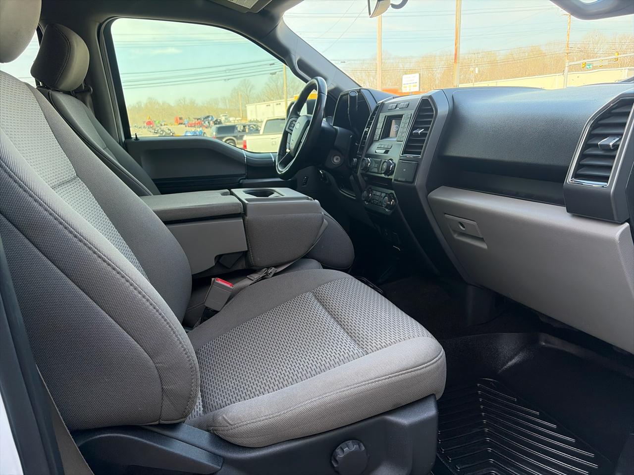 Ford F-150 4WD SuperCrew 139" XLT 2018