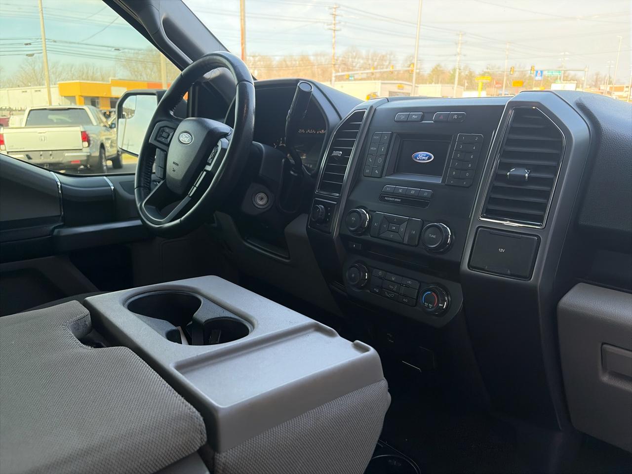 Ford F-150 4WD SuperCrew 139" XLT 2018