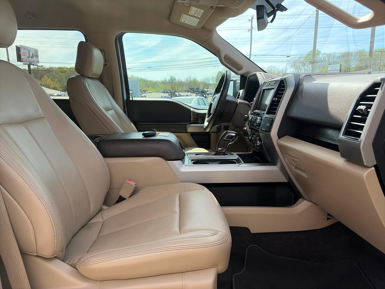 Ford F-150 4WD SuperCrew 139" Lariat 2018