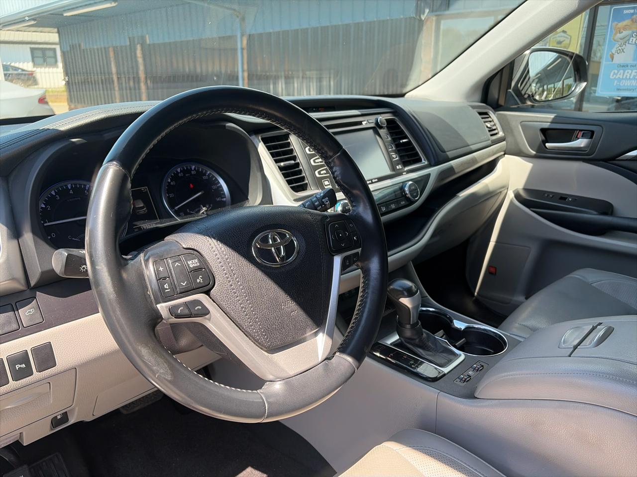 Toyota Highlander Limited FWD V6 2018
