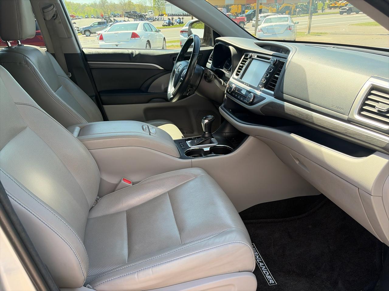 Toyota Highlander Limited FWD V6 2018