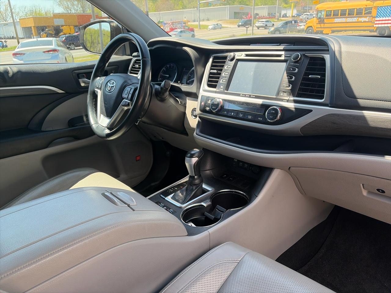 Toyota Highlander Limited FWD V6 2018