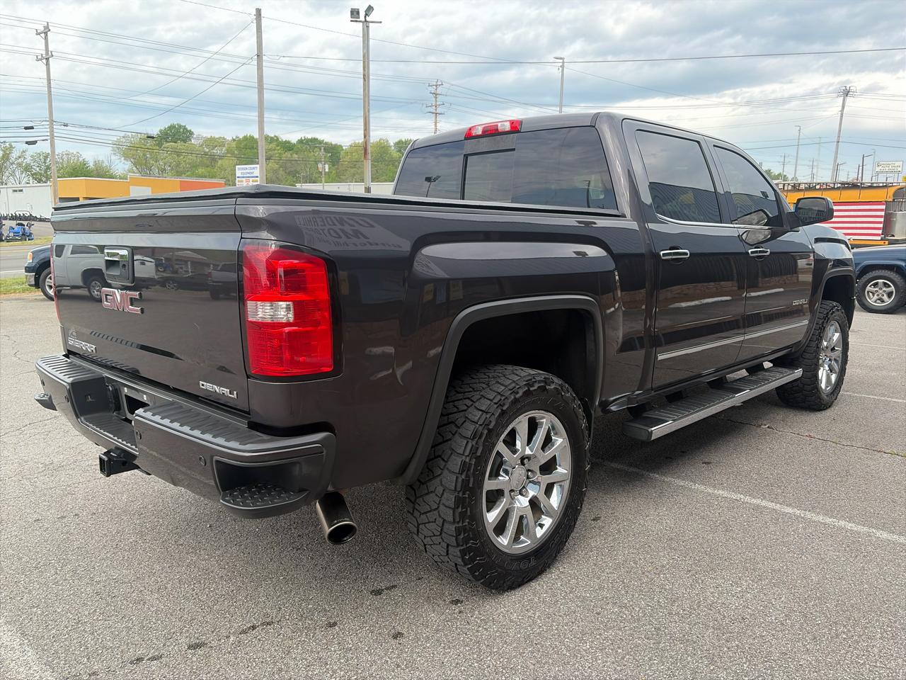 GMC Sierra 1500 Denali Crew Cab Short Box 4WD 2015