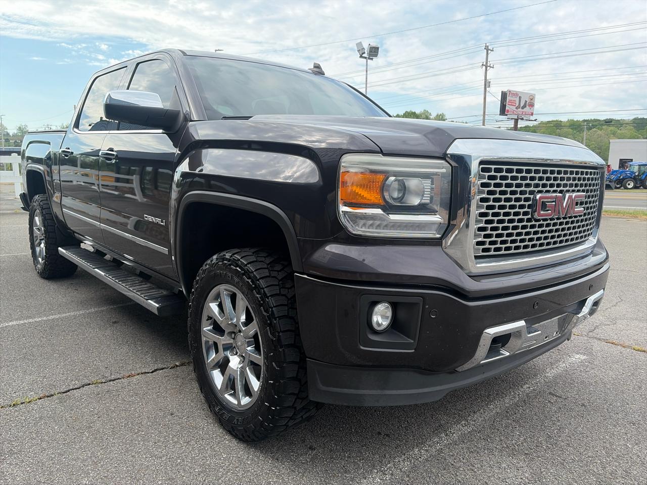 GMC Sierra 1500 Denali Crew Cab Short Box 4WD 2015