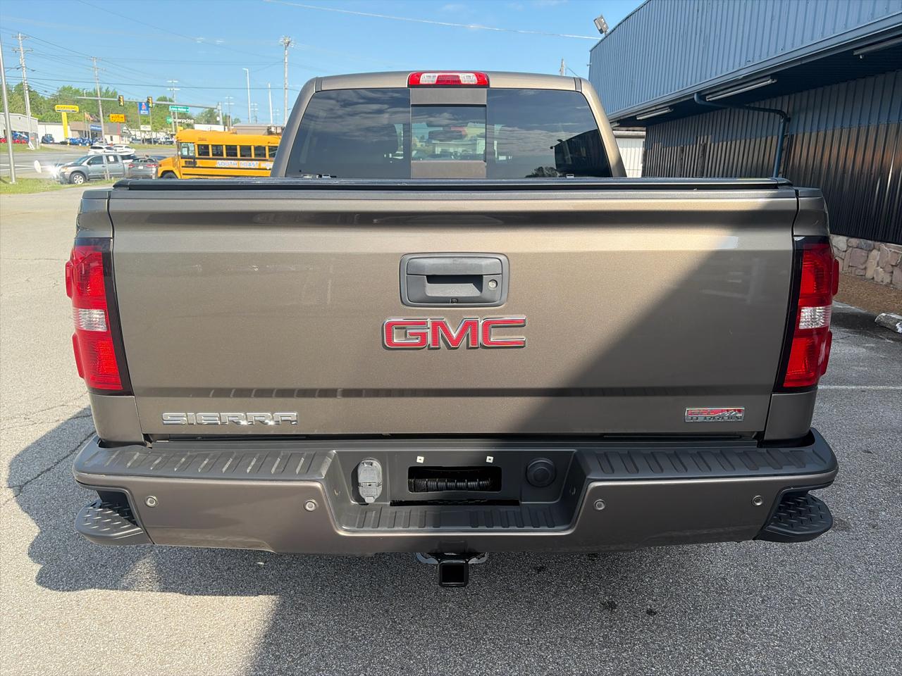 GMC Sierra 1500 4WD Crew Cab 147" AT4 2015