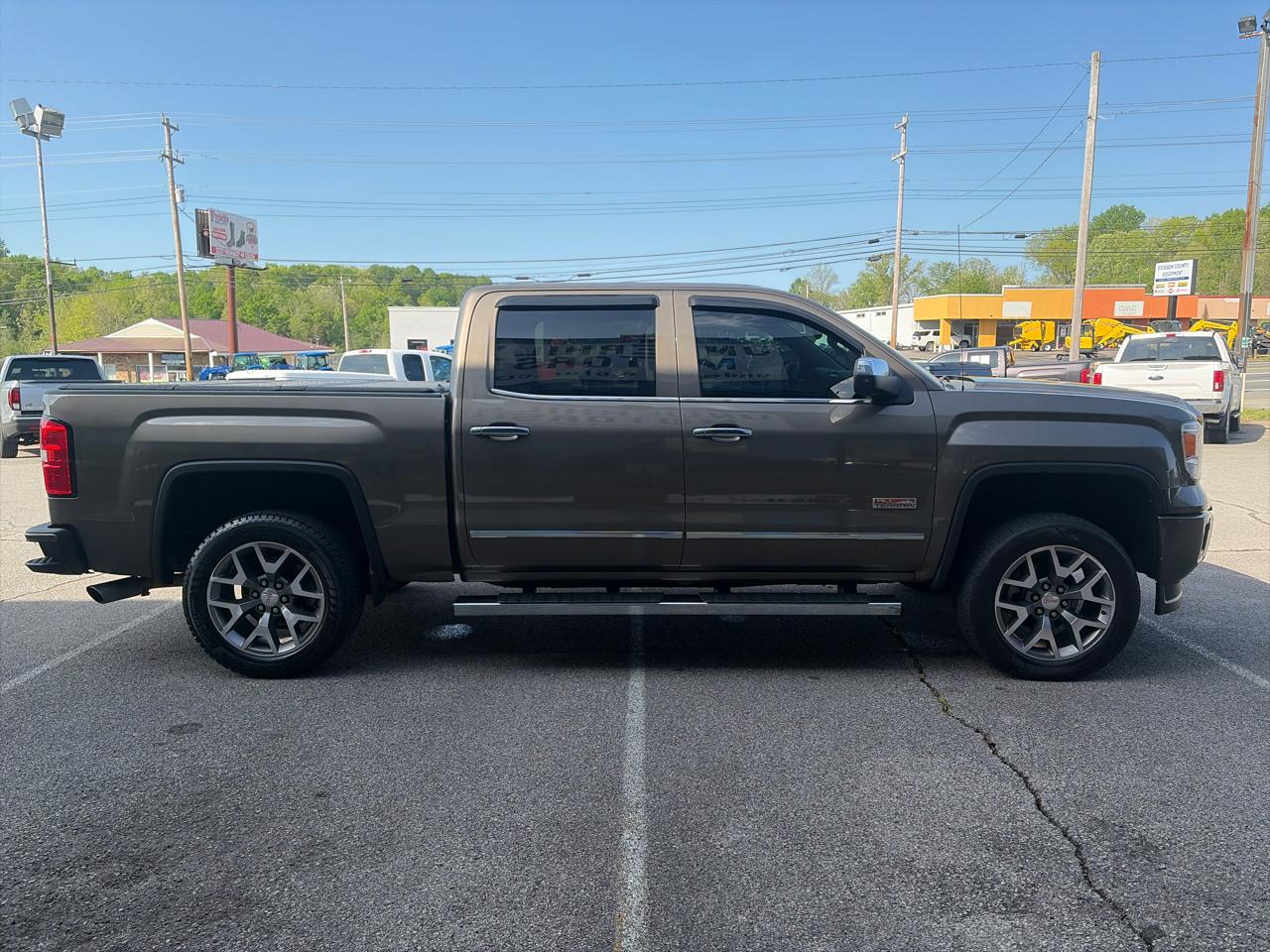 GMC Sierra 1500 4WD Crew Cab 147" AT4 2015