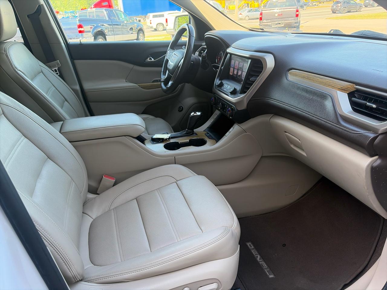 GMC Acadia Denali 2017