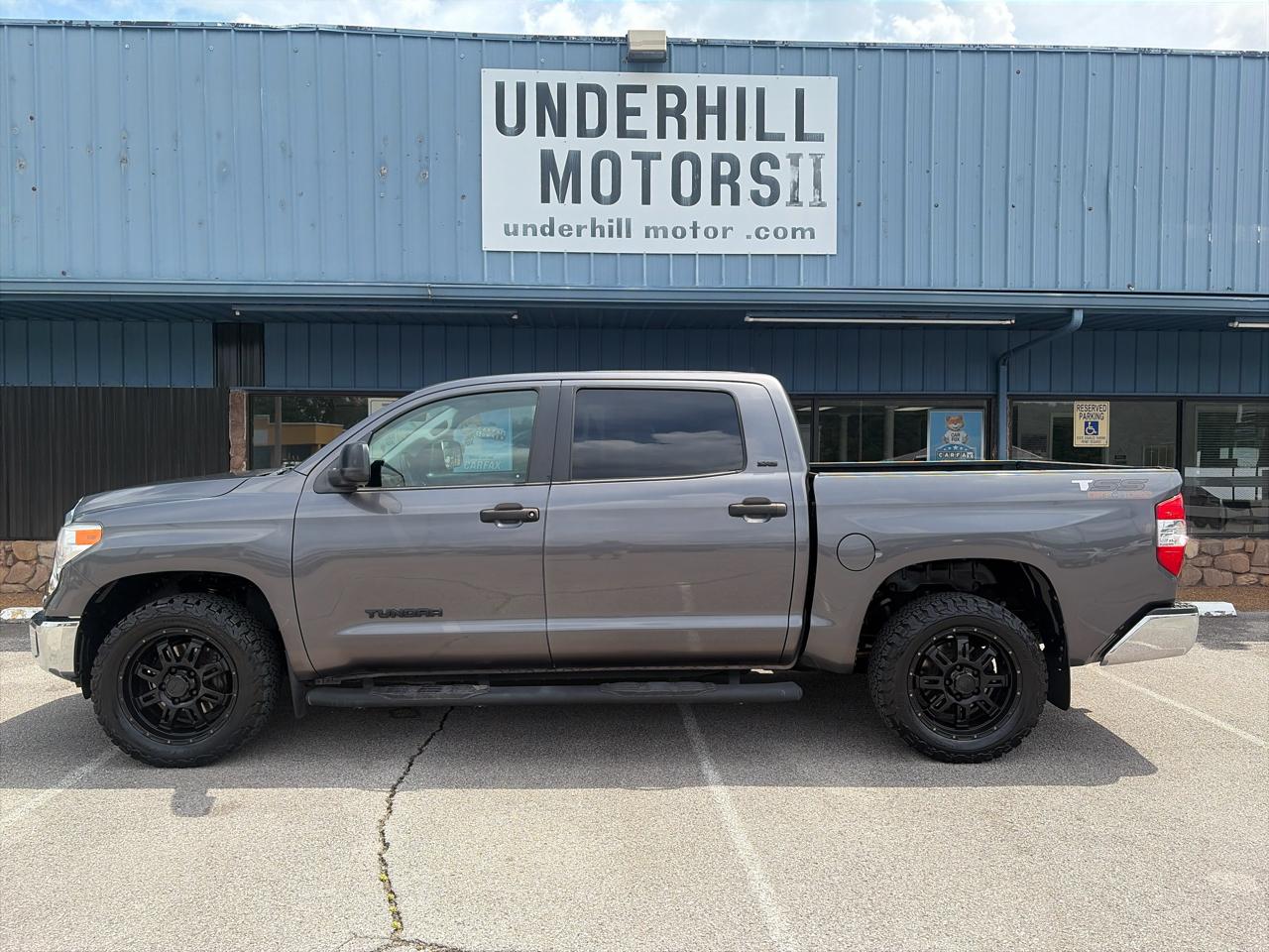 Toyota Tundra SR5 4.6L V8 CrewMax 2WD 2017