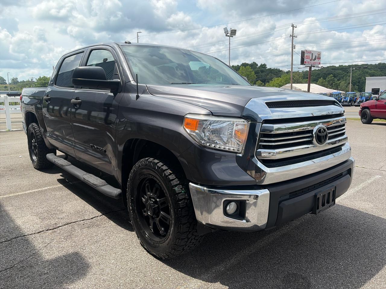 Toyota Tundra SR5 4.6L V8 CrewMax 2WD 2017