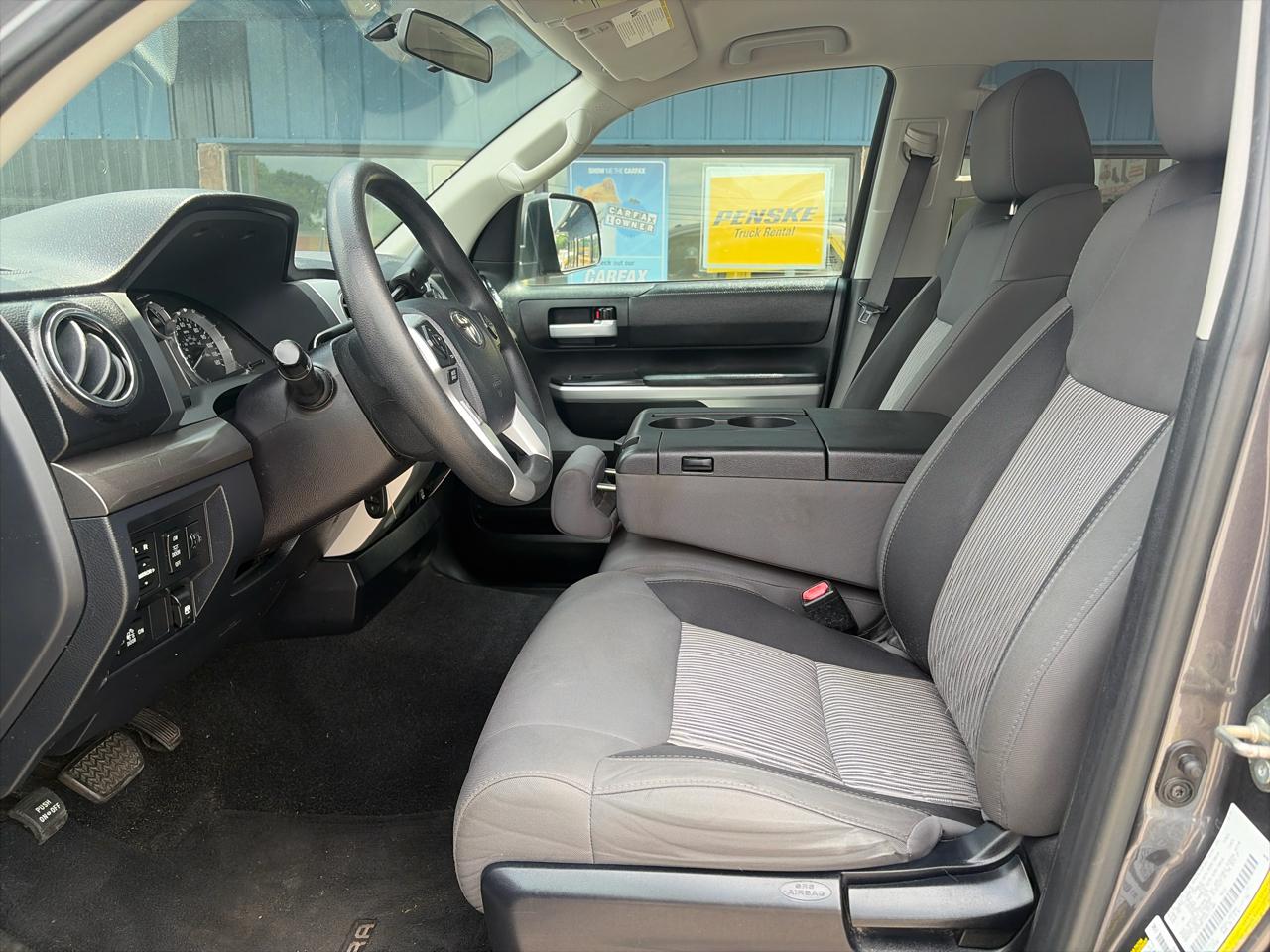 Toyota Tundra SR5 4.6L V8 CrewMax 2WD 2017