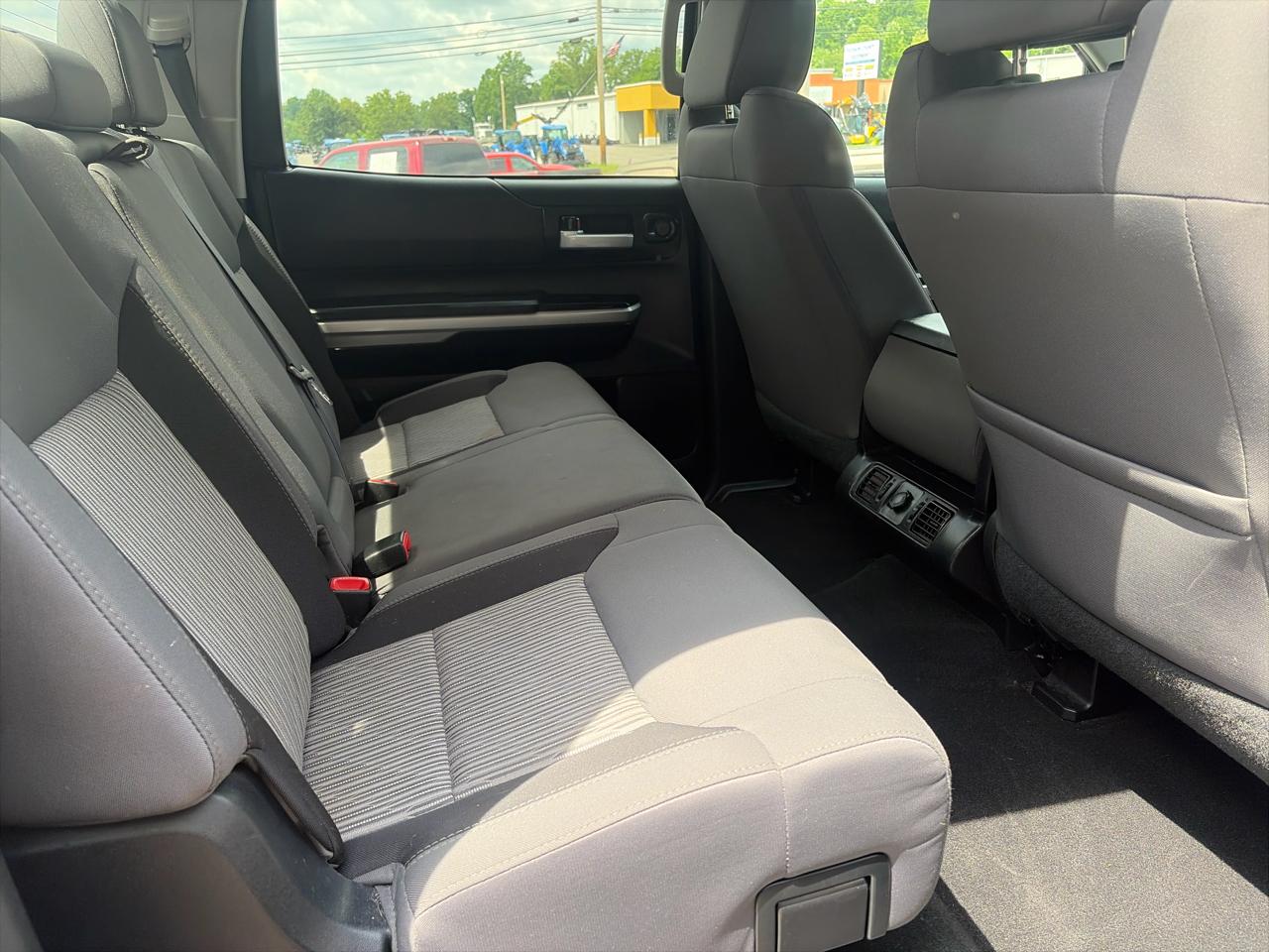 Toyota Tundra SR5 4.6L V8 CrewMax 2WD 2017