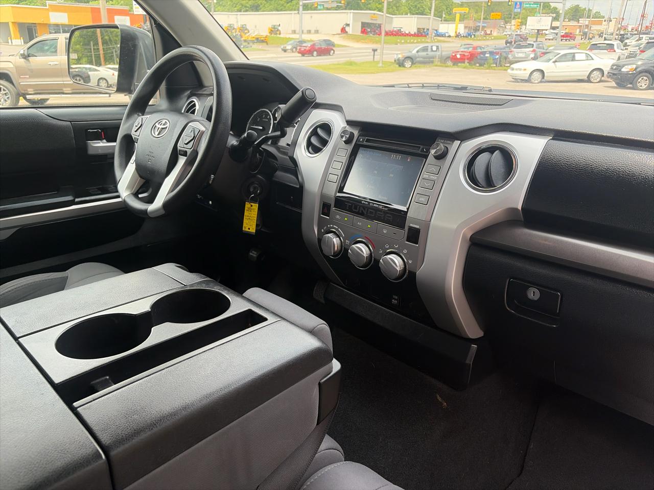 Toyota Tundra SR5 4.6L V8 CrewMax 2WD 2017