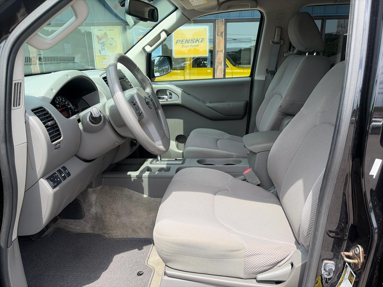 Nissan Frontier PRO-4X Crew Cab 4WD 2014
