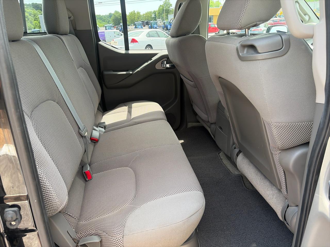 Nissan Frontier PRO-4X Crew Cab 4WD 2014