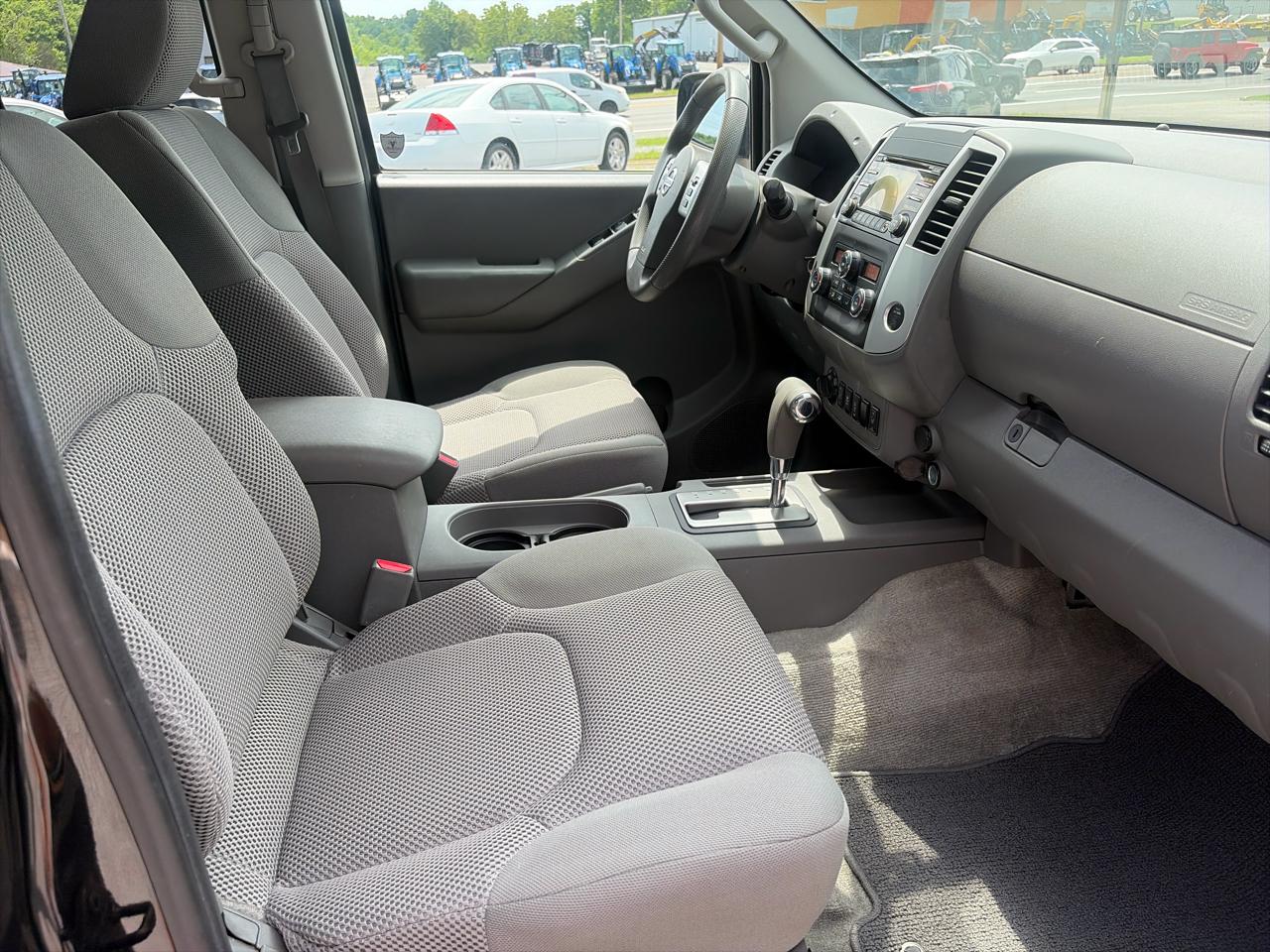 Nissan Frontier PRO-4X Crew Cab 4WD 2014