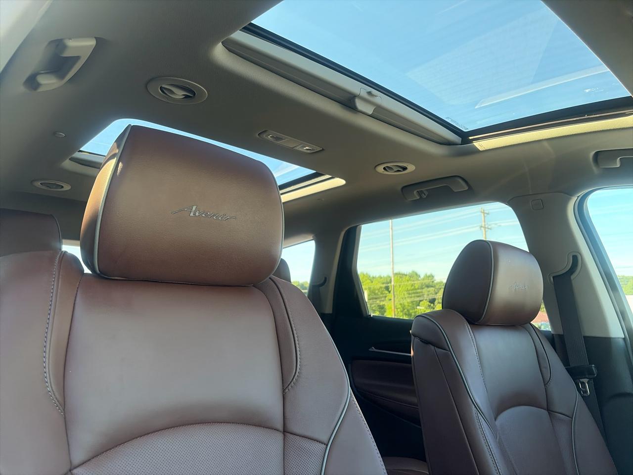 Buick Enclave Avenir AWD 2021