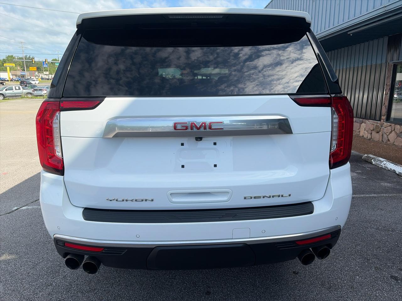 GMC Yukon Denali 4WD 2022