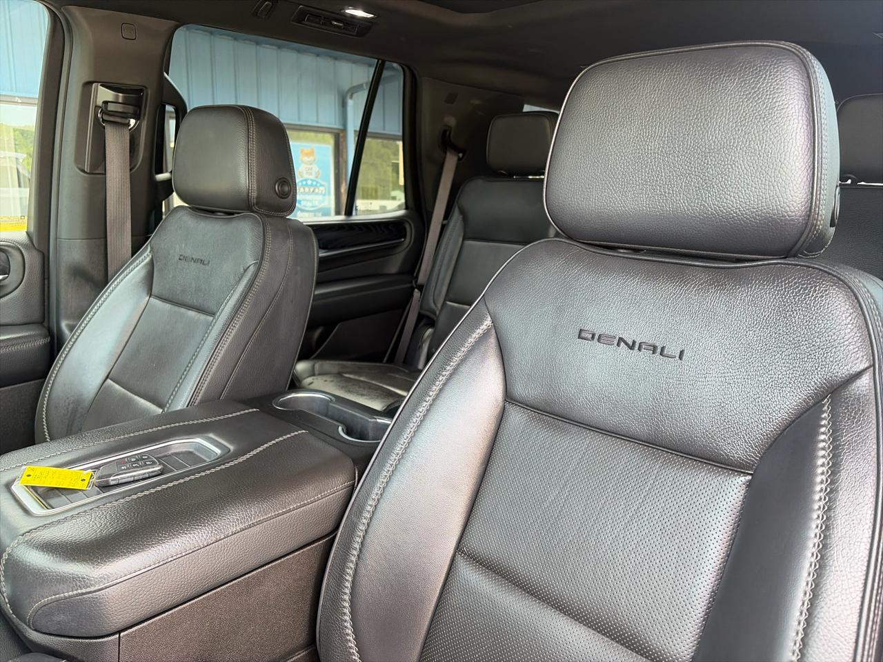 GMC Yukon Denali 4WD 2022