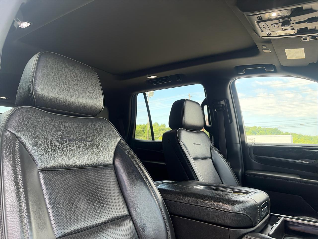 GMC Yukon Denali 4WD 2022
