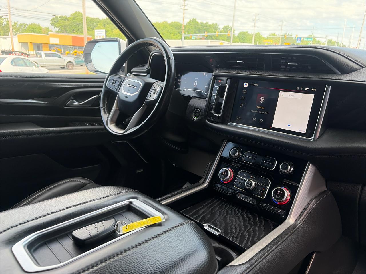 GMC Yukon Denali 4WD 2022