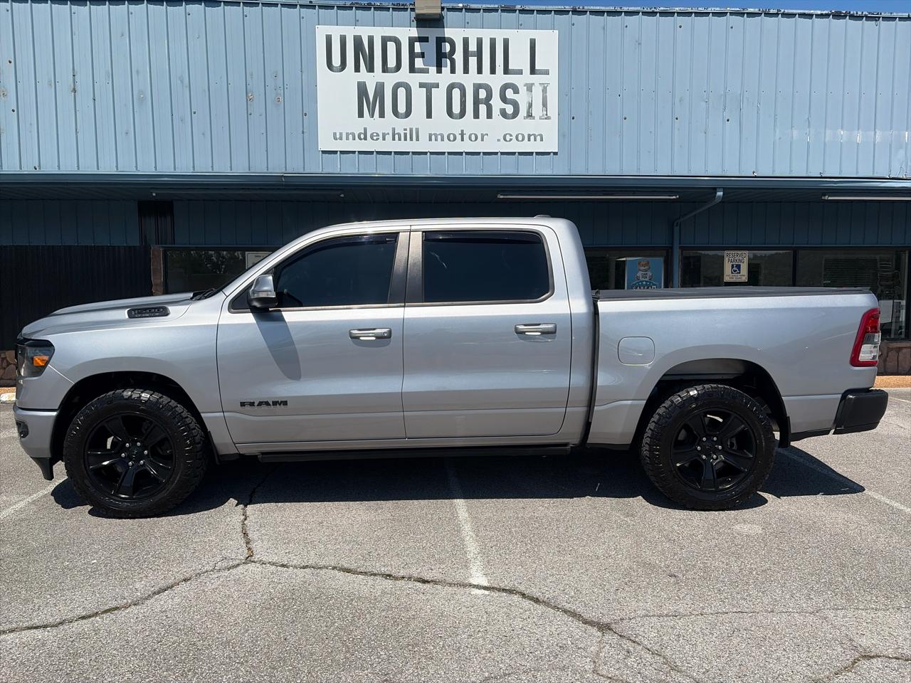 RAM 1500 Big Horn Crew Cab SWB 4WD 2020