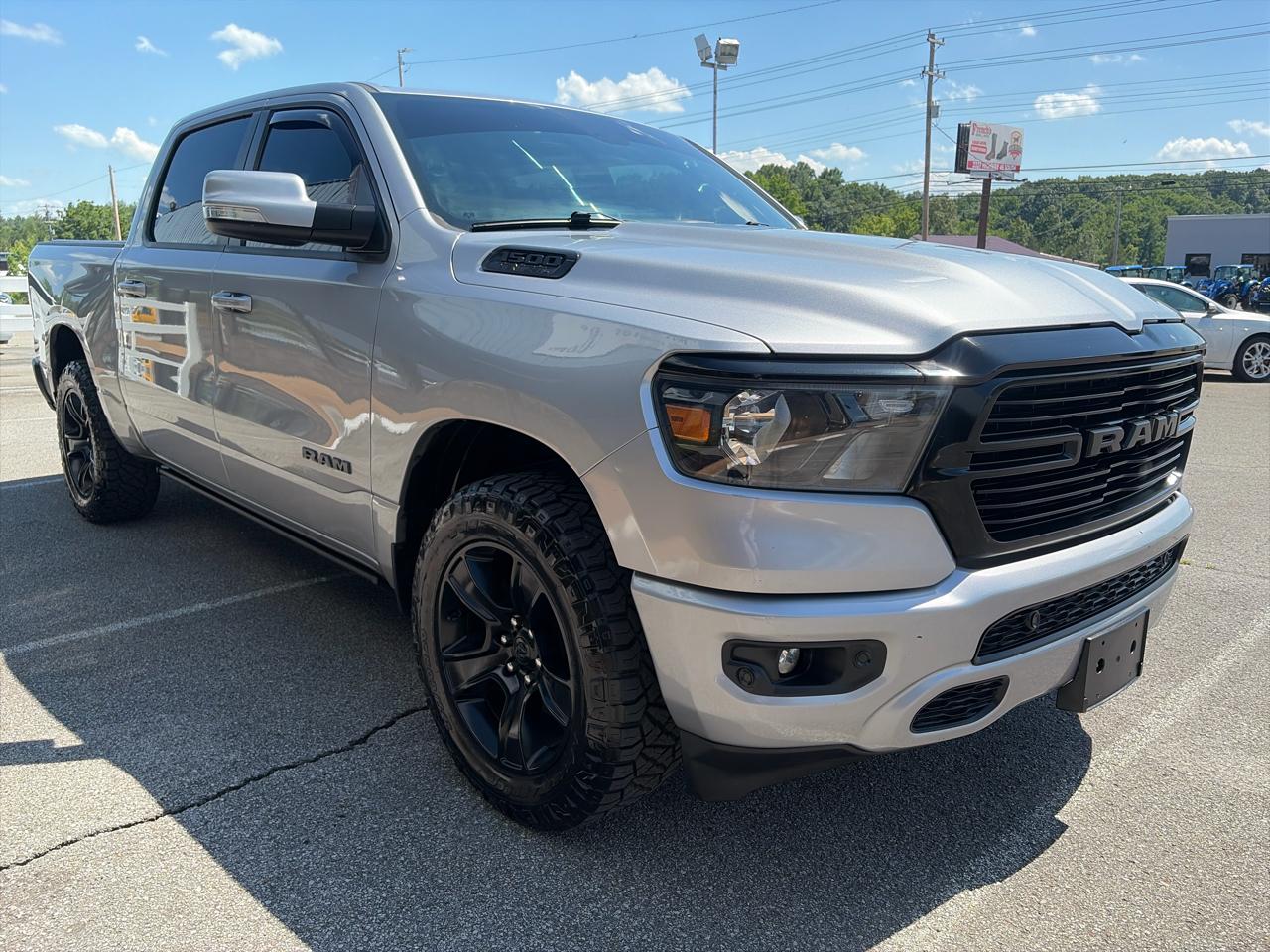 RAM 1500 Big Horn Crew Cab SWB 4WD 2020