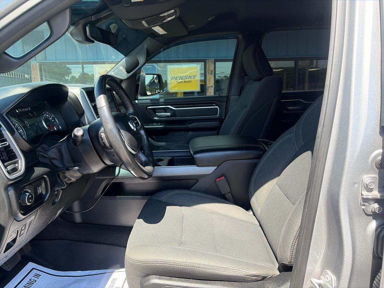RAM 1500 Big Horn Crew Cab SWB 4WD 2020