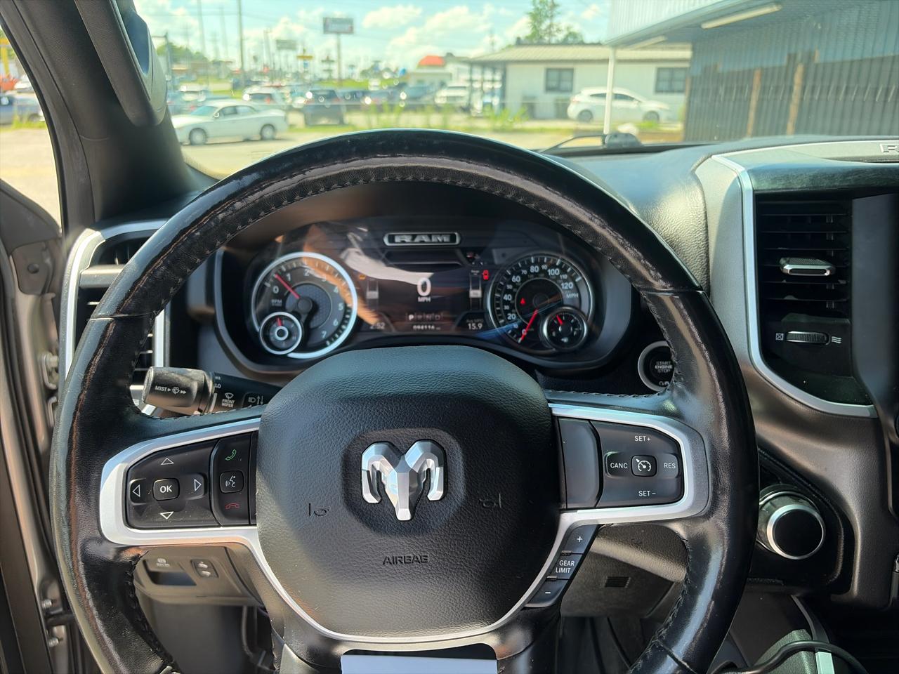 RAM 1500 Big Horn Crew Cab SWB 4WD 2020
