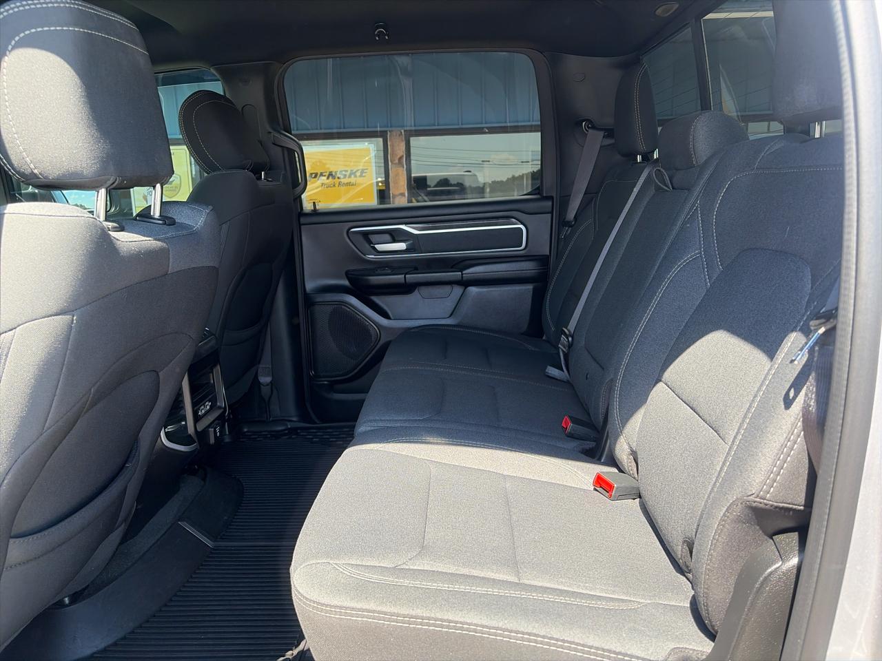 RAM 1500 Big Horn Crew Cab SWB 4WD 2020