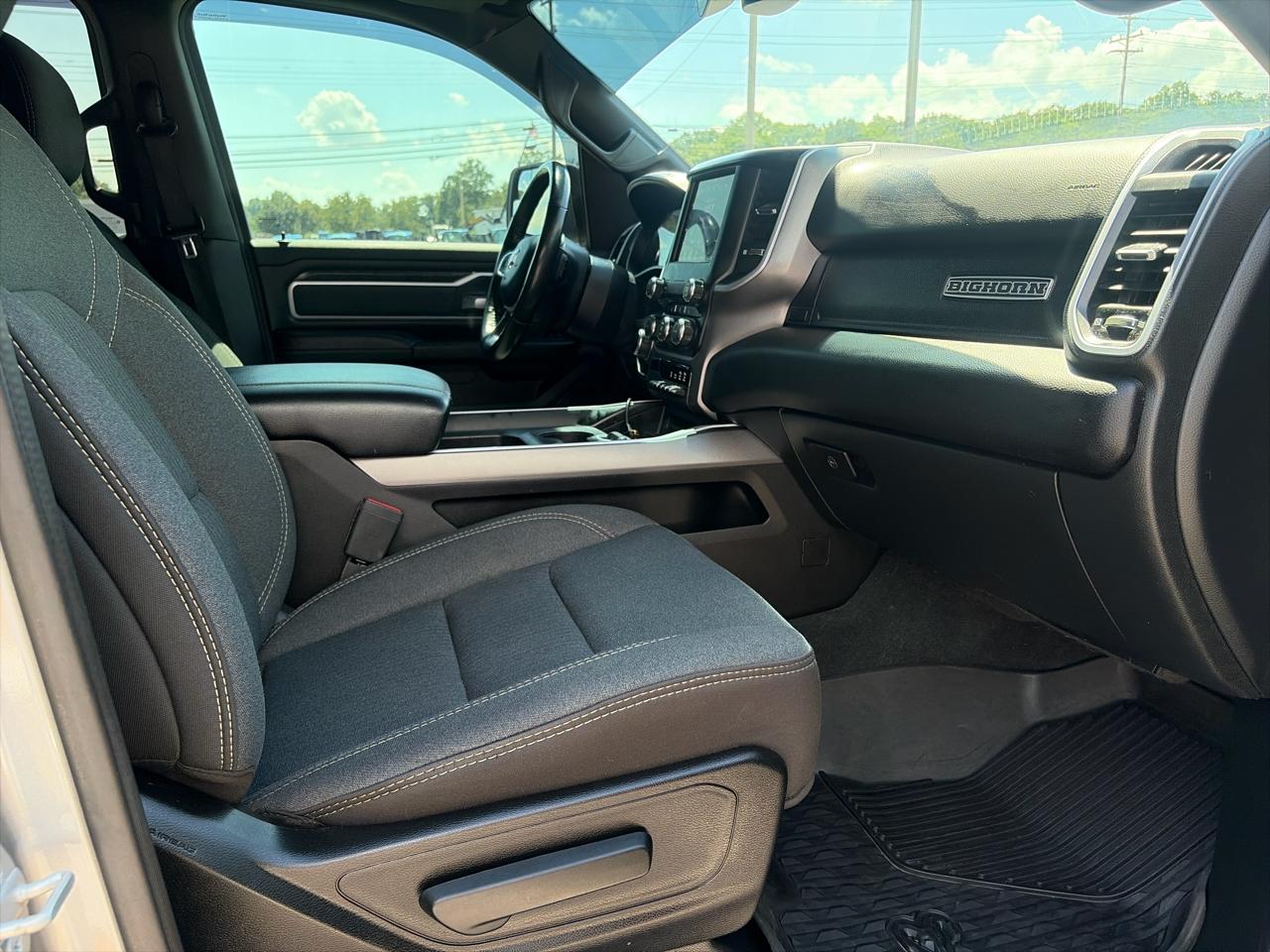 RAM 1500 Big Horn Crew Cab SWB 4WD 2020
