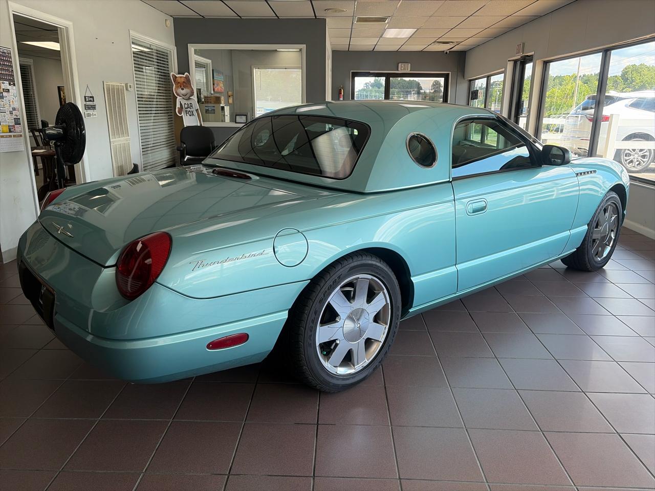 Ford Thunderbird Deluxe 2002