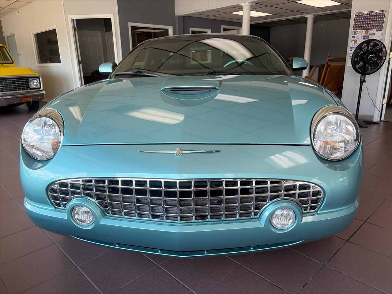 Ford Thunderbird Deluxe 2002