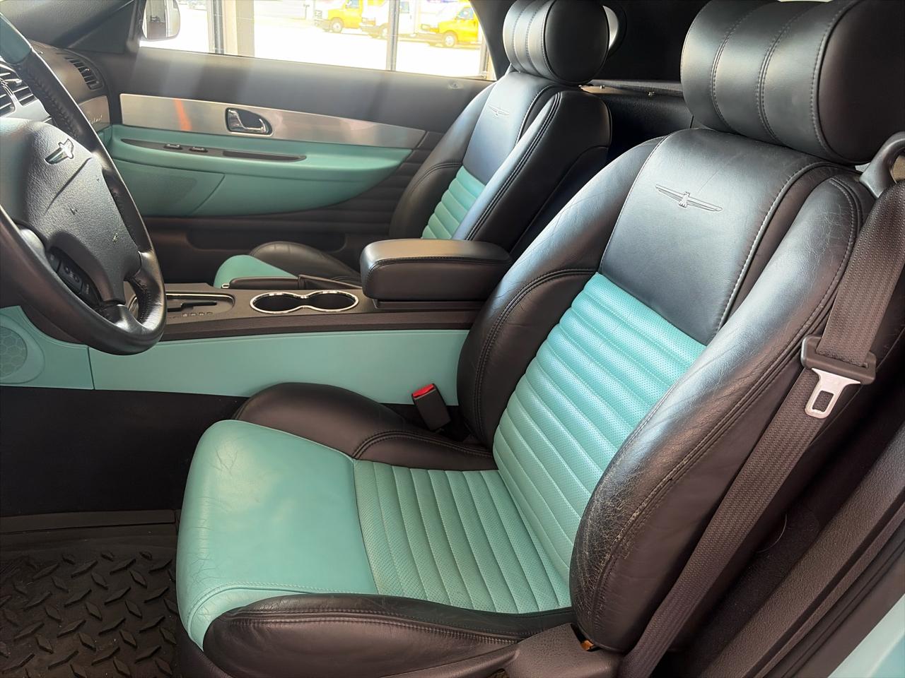Ford Thunderbird Deluxe 2002
