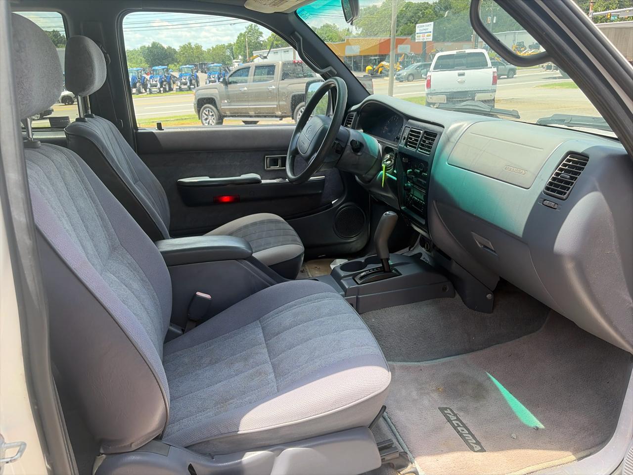 Toyota Tacoma PreRunner Xtracab V6 2WD 2000
