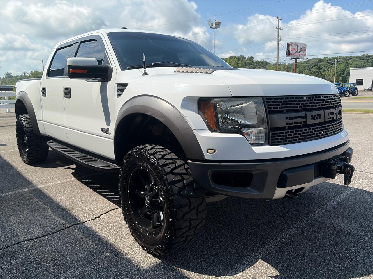 Ford F-150 4WD SuperCrew 145" SVT Raptor 2011