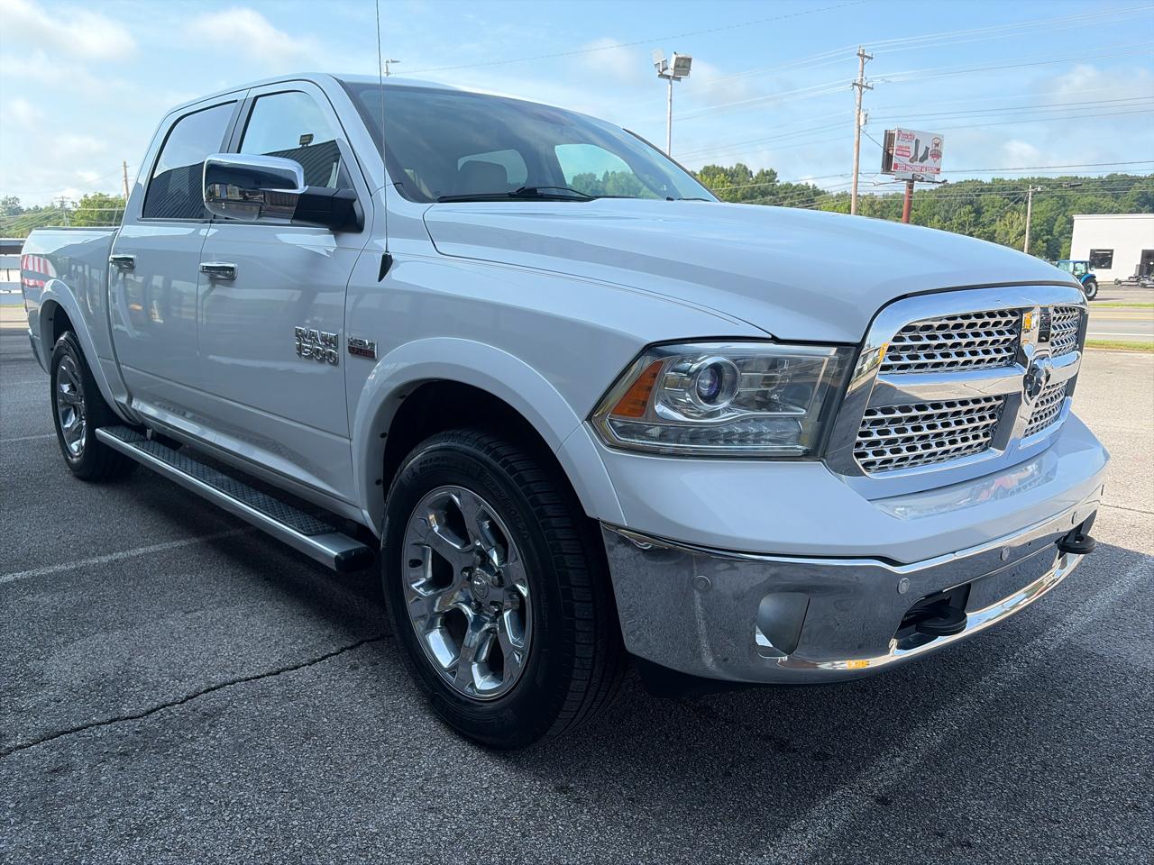 RAM 1500 Laramie Crew Cab SWB 4WD 2014