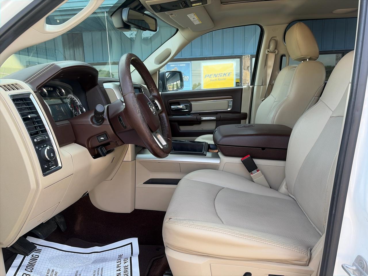 RAM 1500 Laramie Crew Cab SWB 4WD 2014