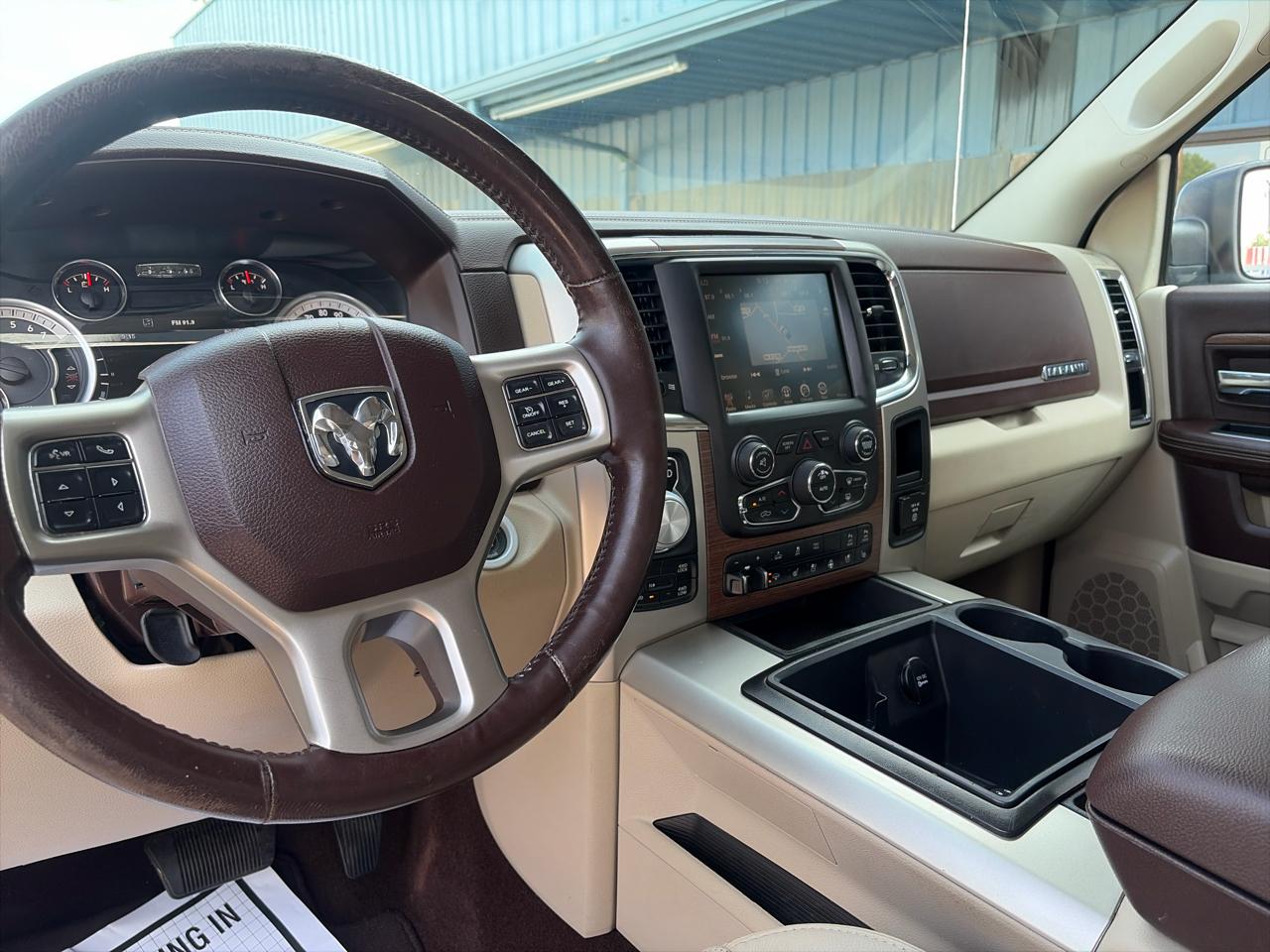 RAM 1500 Laramie Crew Cab SWB 4WD 2014