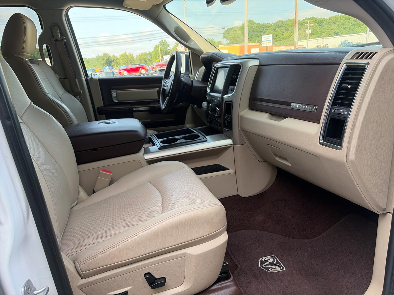 RAM 1500 Laramie Crew Cab SWB 4WD 2014