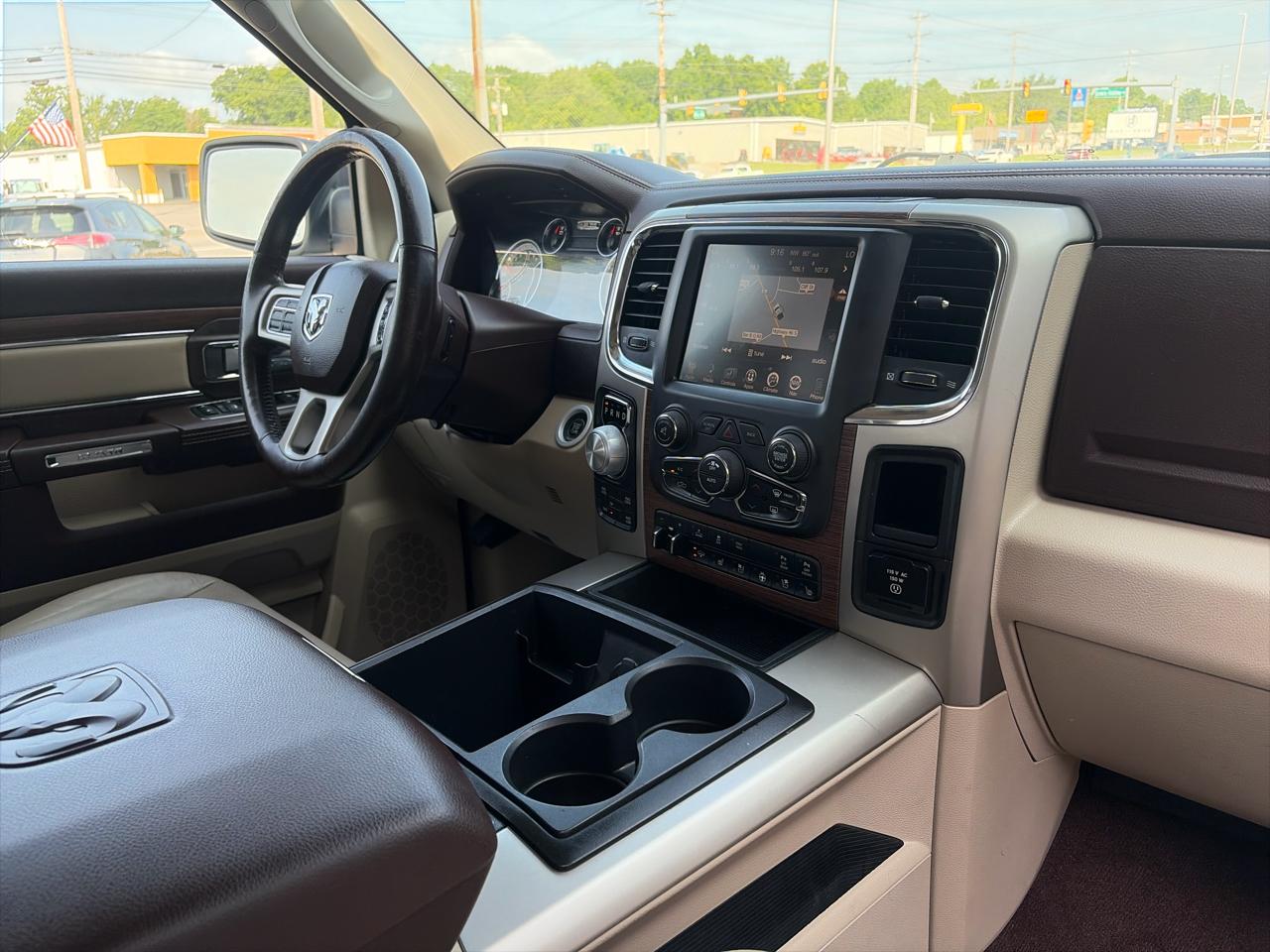 RAM 1500 Laramie Crew Cab SWB 4WD 2014