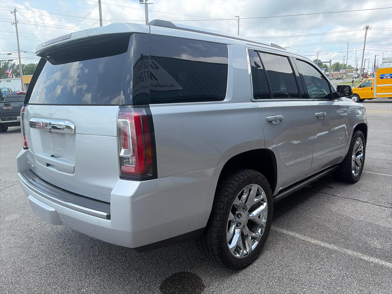GMC Yukon Denali 4WD 2017