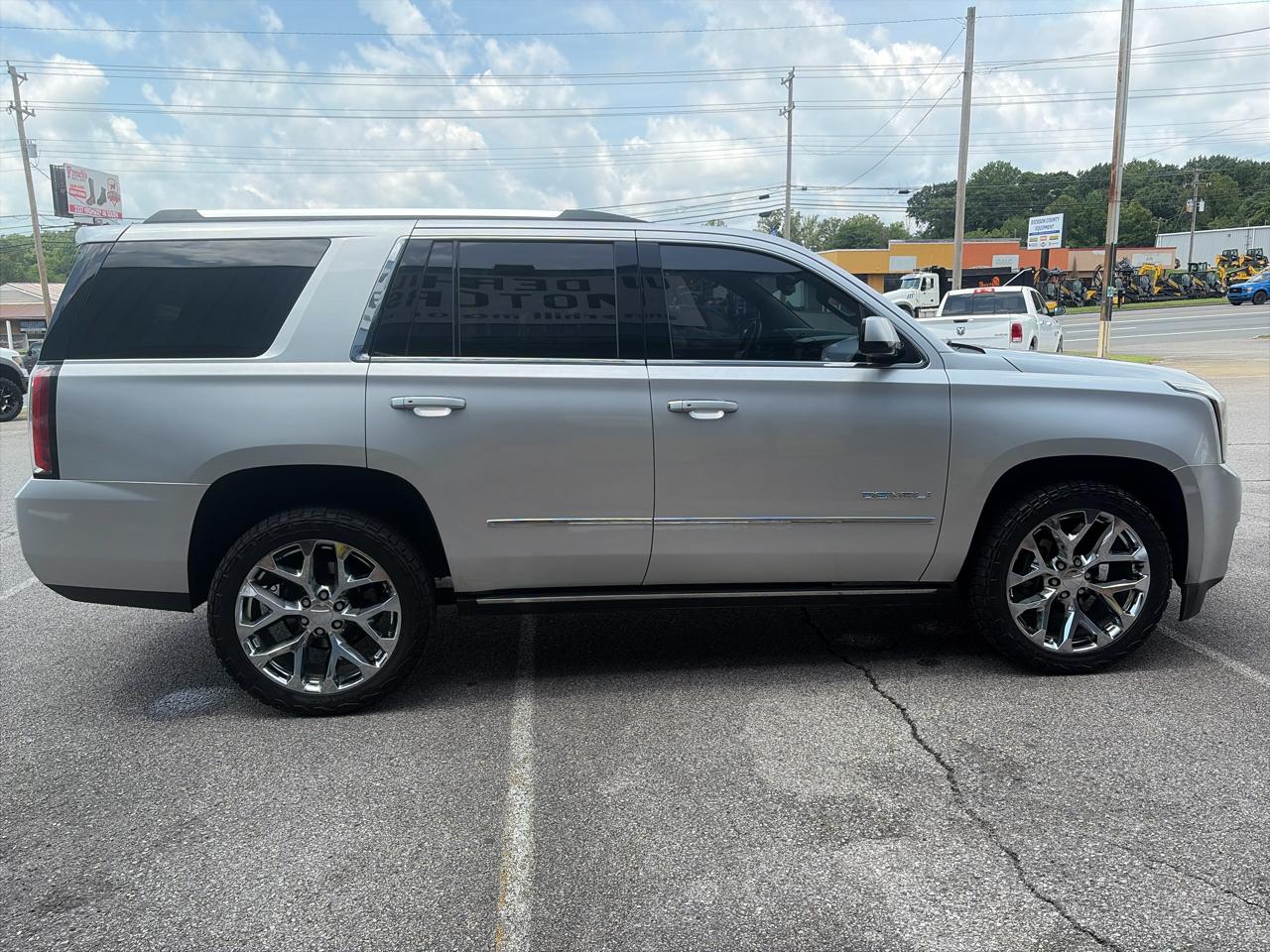 GMC Yukon Denali 4WD 2017