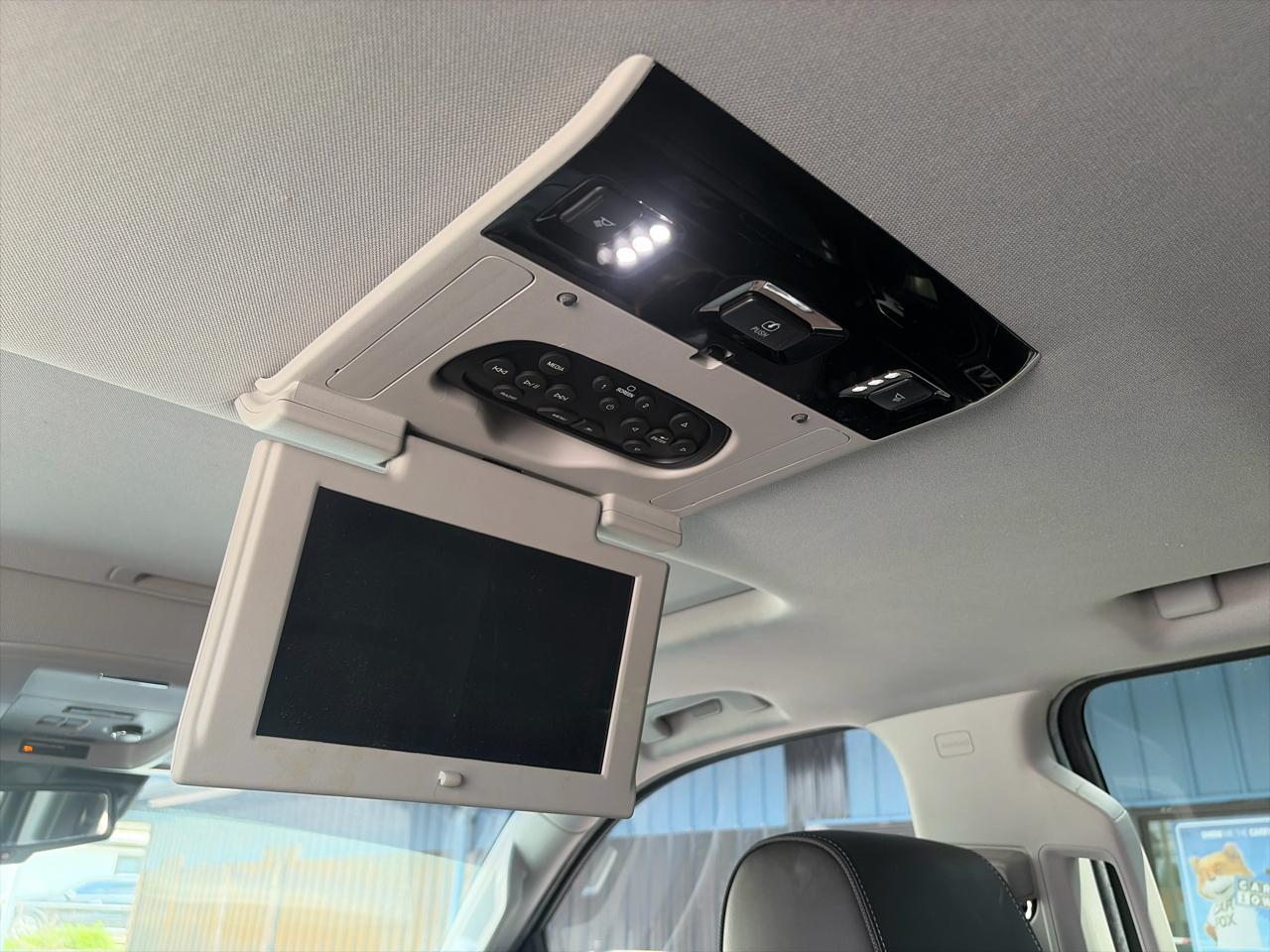 GMC Yukon Denali 4WD 2017