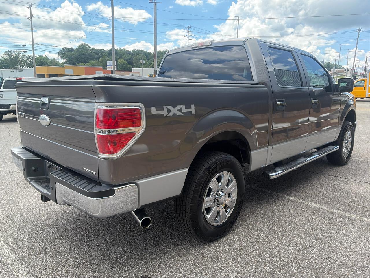 Ford F-150 4WD SuperCrew 139" XLT 2011