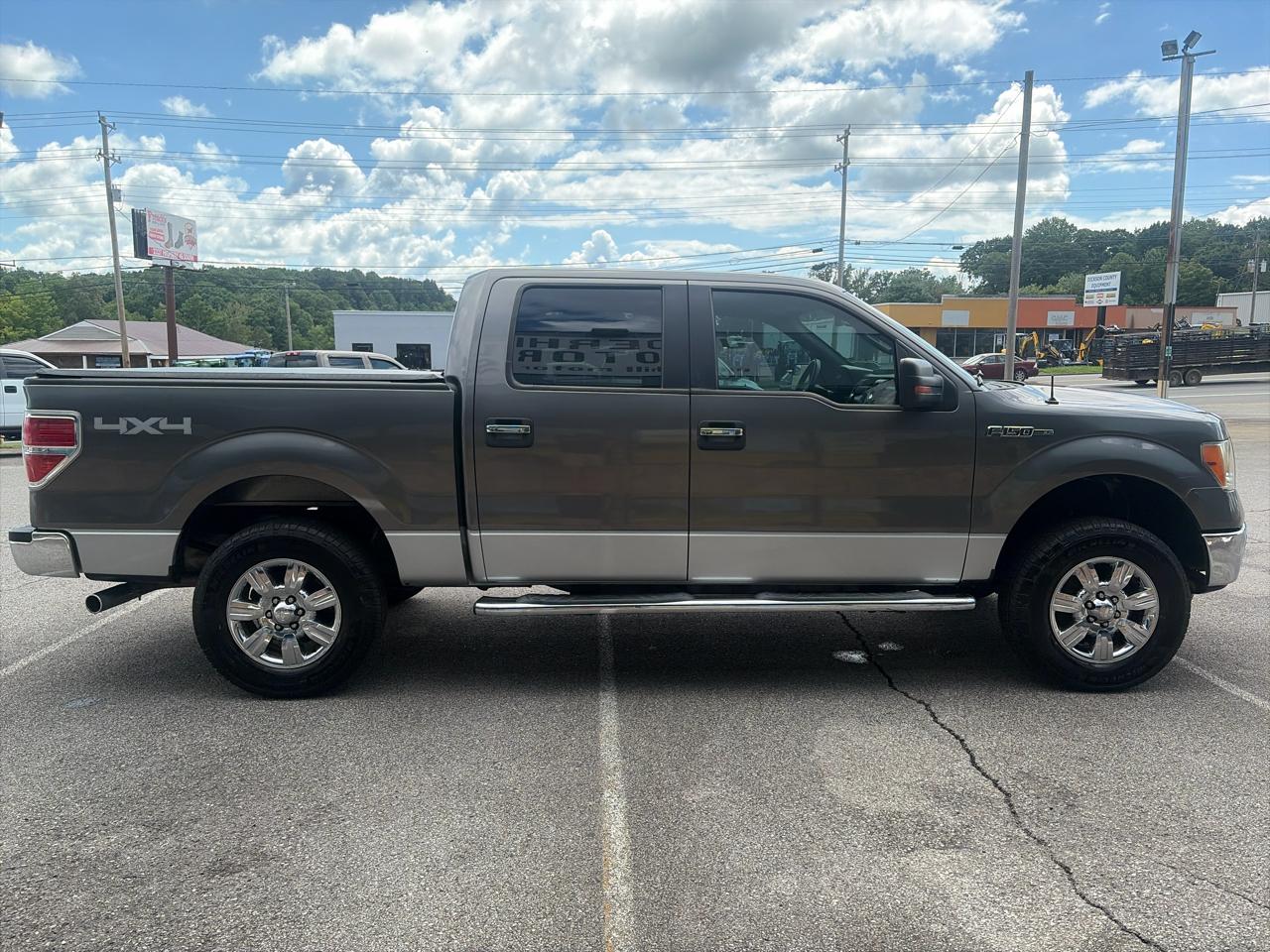 Ford F-150 4WD SuperCrew 139" XLT 2011