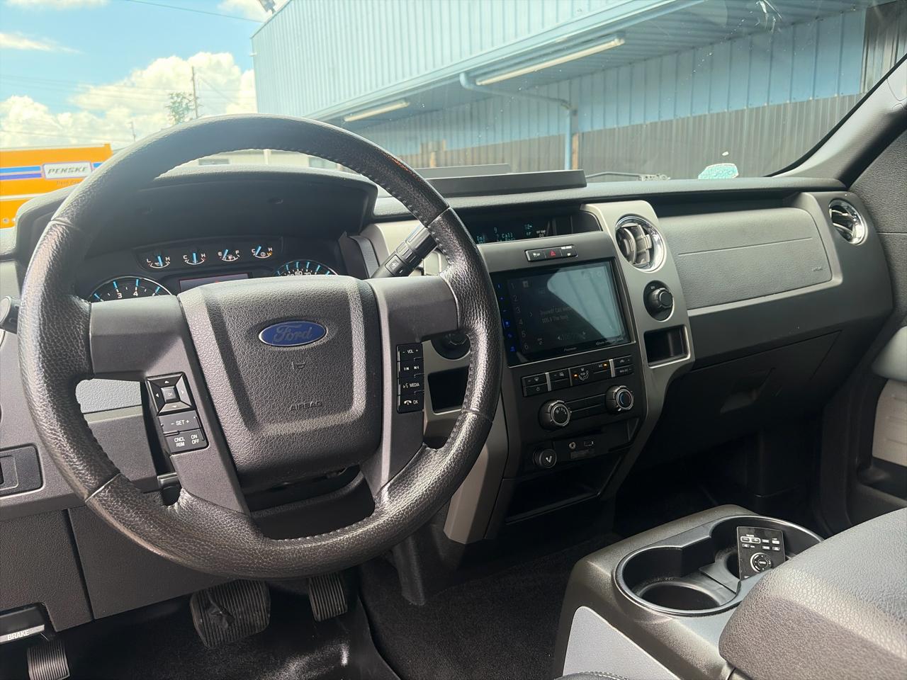 Ford F-150 4WD SuperCrew 139" XLT 2011