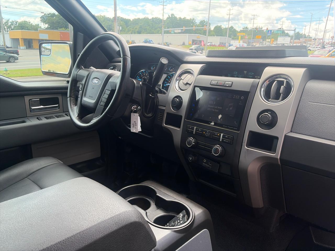 Ford F-150 4WD SuperCrew 139" XLT 2011